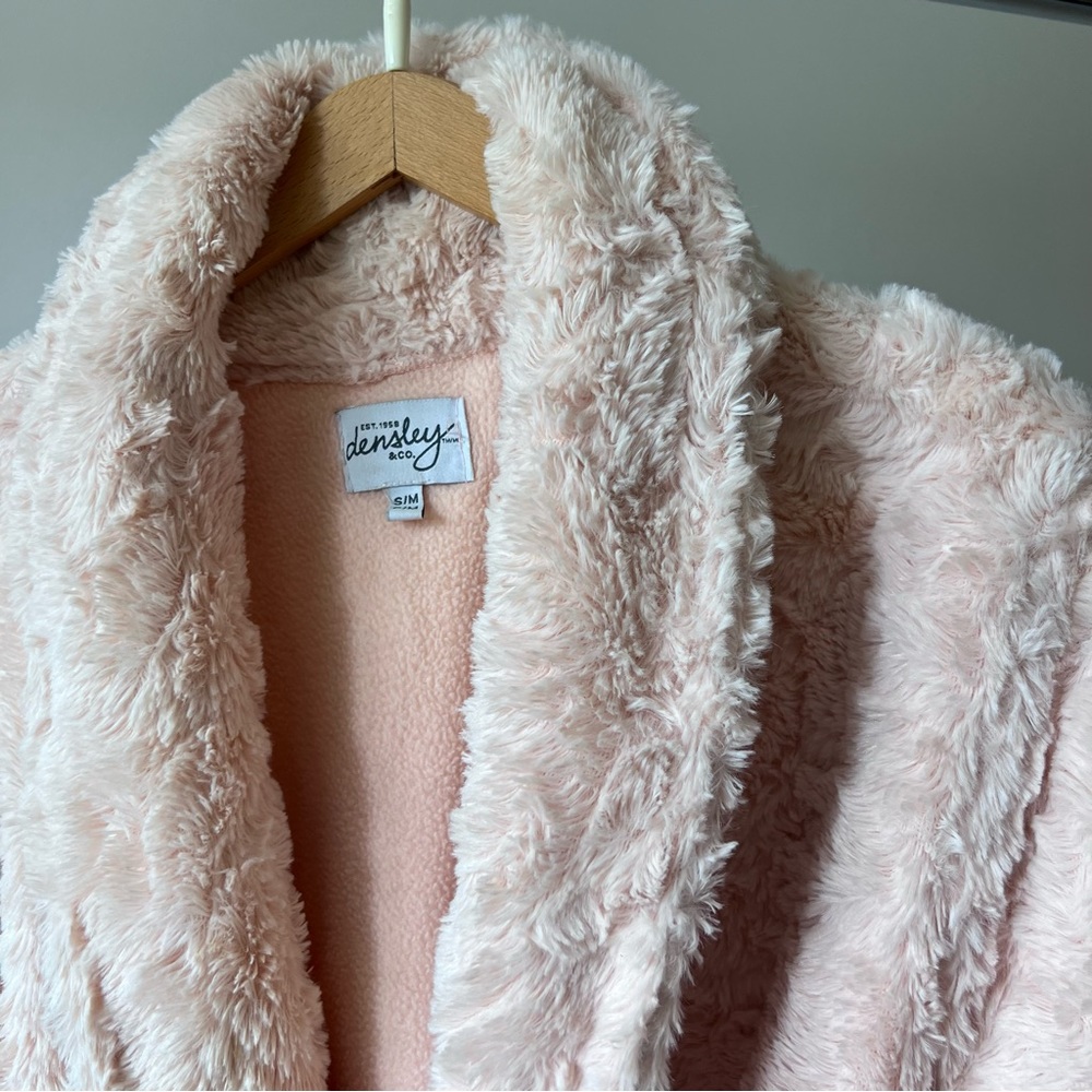 Soft Pink Robe - Picture 6 of 7